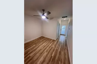 568 W Hammond Street, Lancaster, TX 75146 - Photo 15