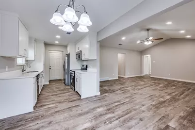 1600 Briar Run, Benbrook, TX 76126 - Photo 9