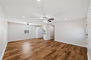 6028 Bear Creek Dr E, Fort Worth, TX 76126 - Photo 5