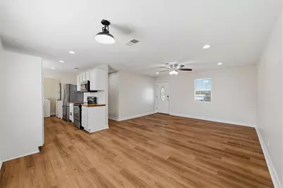 6028 Bear Creek Drive E, Fort Worth, TX 76126 - Photo 7