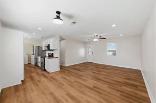 6028 Bear Creek Dr E, Fort Worth, TX 76126 - Photo 7