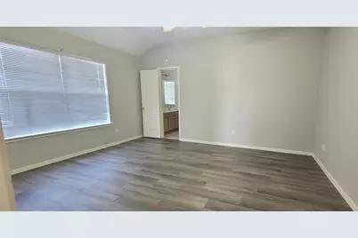 865 W Lynn Creek Drive, Arlington, TX 76001 - Photo 17