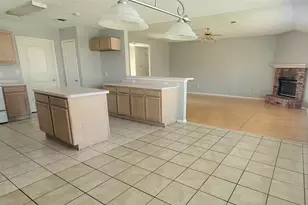 865 W Lynn Creek Dr, Arlington, TX 76001 - Photo 5