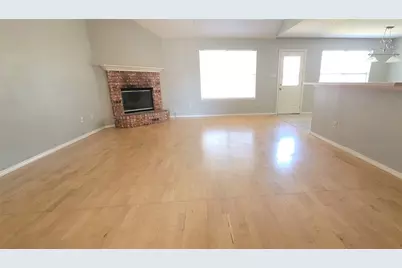 865 W Lynn Creek Drive, Arlington, TX 76001 - Photo 3