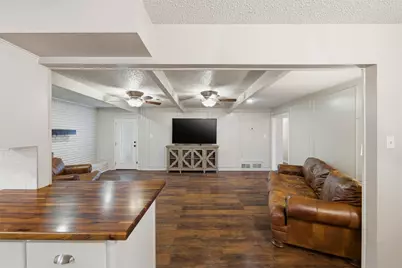 409 E Scotland Drive, Irving, TX 75062 - Photo 7