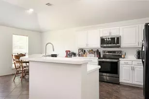 933 Sherry Ln, Saginaw, TX 76179 - Photo 19