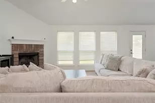 933 Sherry Ln, Saginaw, TX 76179 - Photo 7