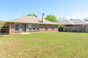 933 Sherry Ln, Saginaw, TX 76179 - Photo 27