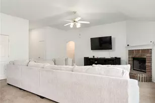 933 Sherry Ln, Saginaw, TX 76179 - Photo 9