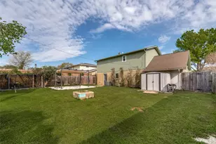 2924 W 11th St, Irving, TX 75060 - Photo 33