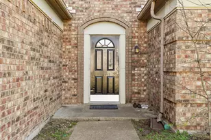 4911 Hibiscus Dr, Arlington, TX 76018 - Photo 3