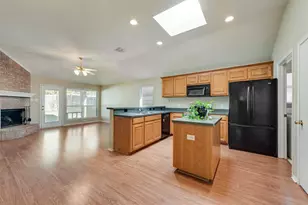 236 Goldeneye Ln, Fort Worth, TX 76120 - Photo 9