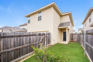 5505 Shore Point Trl, Fort Worth, TX 76119 - Photo 3