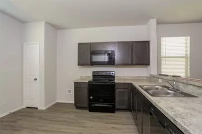 5505 Shore Point Trail, Fort Worth, TX 76119 - Photo 5