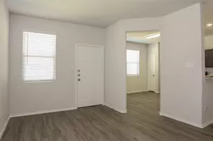 5505 Shore Point Trl, Fort Worth, TX 76119 - Photo 7