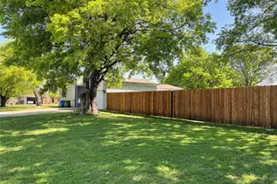 301 Sheri Ln, Roanoke, TX 76262 - Photo 15