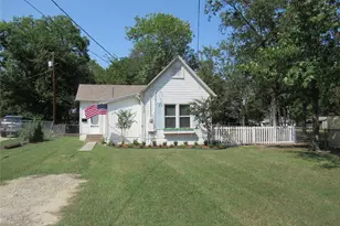 1402 Walnut St, Commerce, TX 75428 - Photo 11