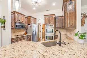 5308 Mission Cir, Granbury, TX 76049 - Photo 9