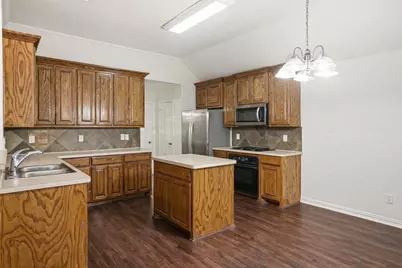 500 Hidden Meadow Court, DeSoto, TX 75115 - Photo 13