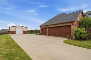 217 Silver Rose Blvd, Burleson, TX 76028 - Photo 3
