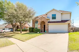 1700 Wolf Creek Dr, Arlington, TX 76018 - Photo 3