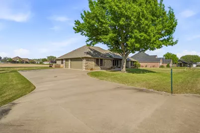 5910 Dog Leg Court, Granbury, TX 76049 - Photo 3