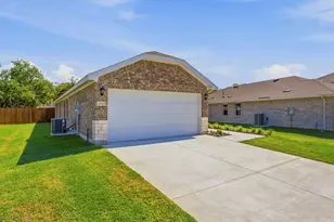 1915 Glory Dr, Bonham, TX 75418 - Photo 17