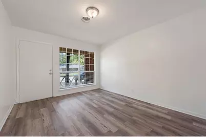 33 Somerset Terrace, Bedford, TX 76022 - Photo 3