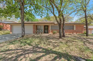 33 Somerset Terrace, Bedford, TX 76022 - Photo 1