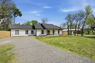 501 Bonham St, Tom Bean, TX 75491 - Photo 1