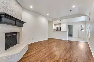 1011 Houston St, Arlington, TX 76012 - Photo 3