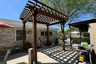 320 Pecan St, Wilmer, TX 75172 - Photo 17