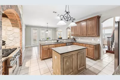 1301 Bramble Lane, Mansfield, TX 76063 - Photo 7