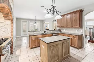 1301 Bramble Ln, Mansfield, TX 76063 - Photo 7