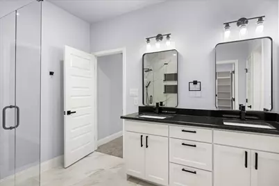 5607 Belaire Circle, Granbury, TX 76048 - Photo 7