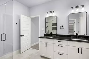 5607 Belaire Cir, Granbury, TX 76048 - Photo 7