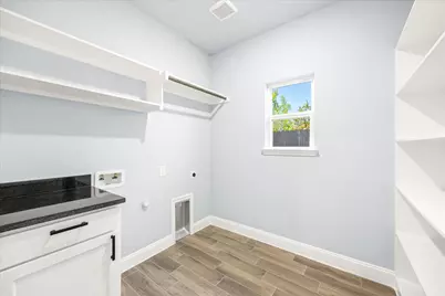 5607 Belaire Circle, Granbury, TX 76048 - Photo 11