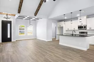 5607 Belaire Cir, Granbury, TX 76048 - Photo 3