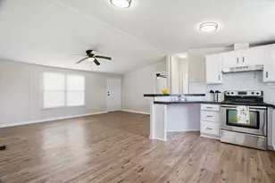 612 S Aquilla St, Itasca, TX 76055 - Photo 5