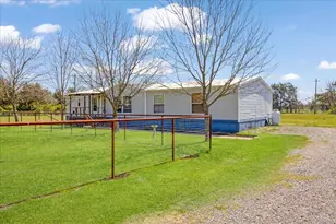 1718 Recreation Road 3, Bonham, TX 75418 - Photo 31