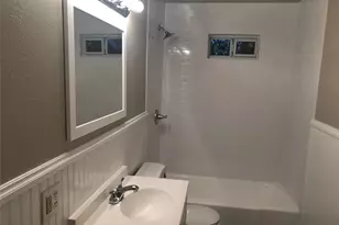 524 Renfro St, Burleson, TX 76028 - Photo 3