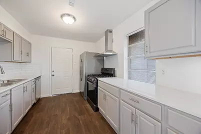 3827 Vineyard Drive, Dallas, TX 75212 - Photo 5