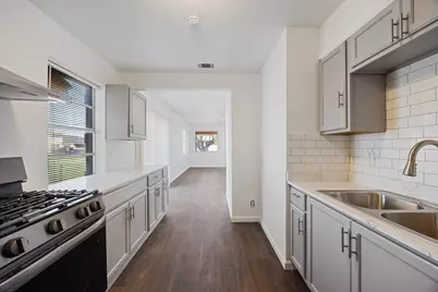 3827 Vineyard Drive, Dallas, TX 75212 - Photo 7