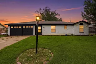 1015 Keller Ave, Benbrook, TX 76126 - Photo 3