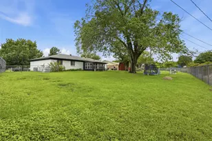 1015 Keller Ave, Benbrook, TX 76126 - Photo 23