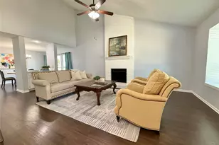 2621 Bayberry Ln, Euless, TX 76039 - Photo 3