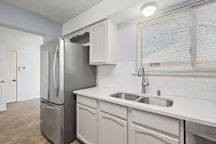 2621 Bayberry Ln, Euless, TX 76039 - Photo 15