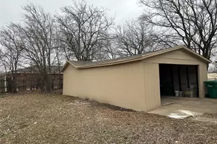 717 E Lamberth Rd, Sherman, TX 75090 - Photo 9