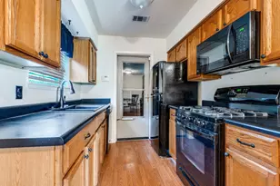 2413 Cheyenne St, Irving, TX 75062 - Photo 9