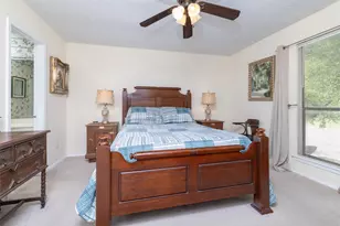 2331 N Davis Dr, Arlington, TX 76012 - Photo 31